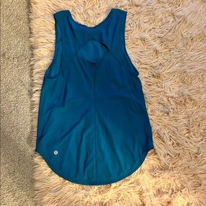 Lululemon Sculpt Tank NWOT size small (fits 2-6) in a gorgeous teal color